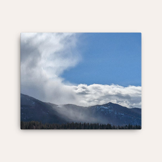 Impresión fina de nubes de montaña